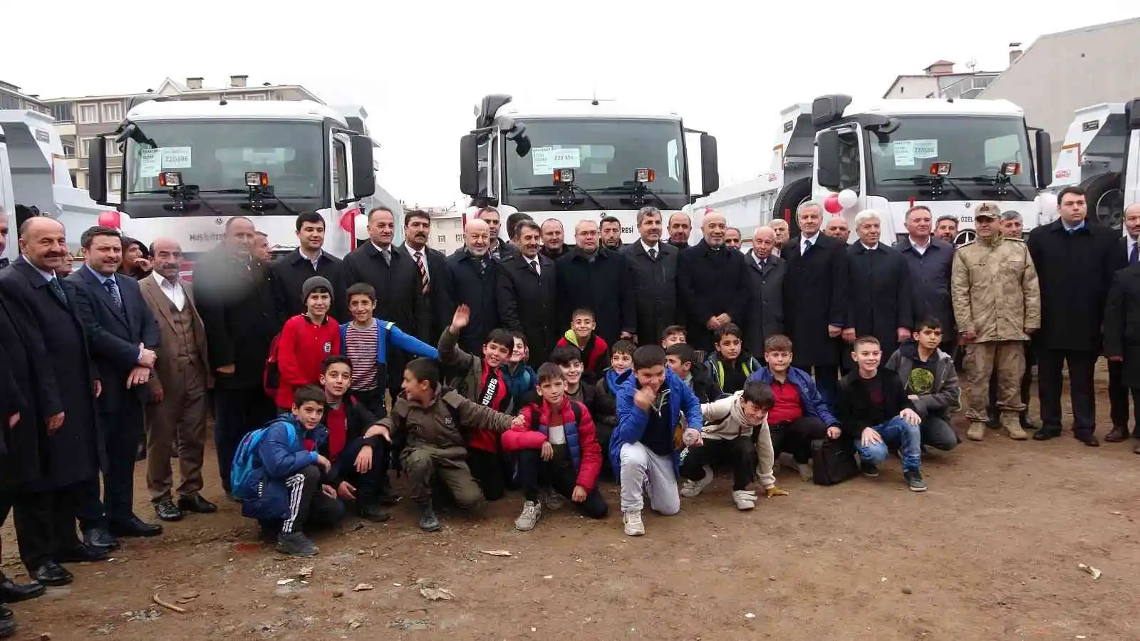 Muş İl Özel İdaresi araç parkı 13 yeni iş makinesi ile güçlendirildi