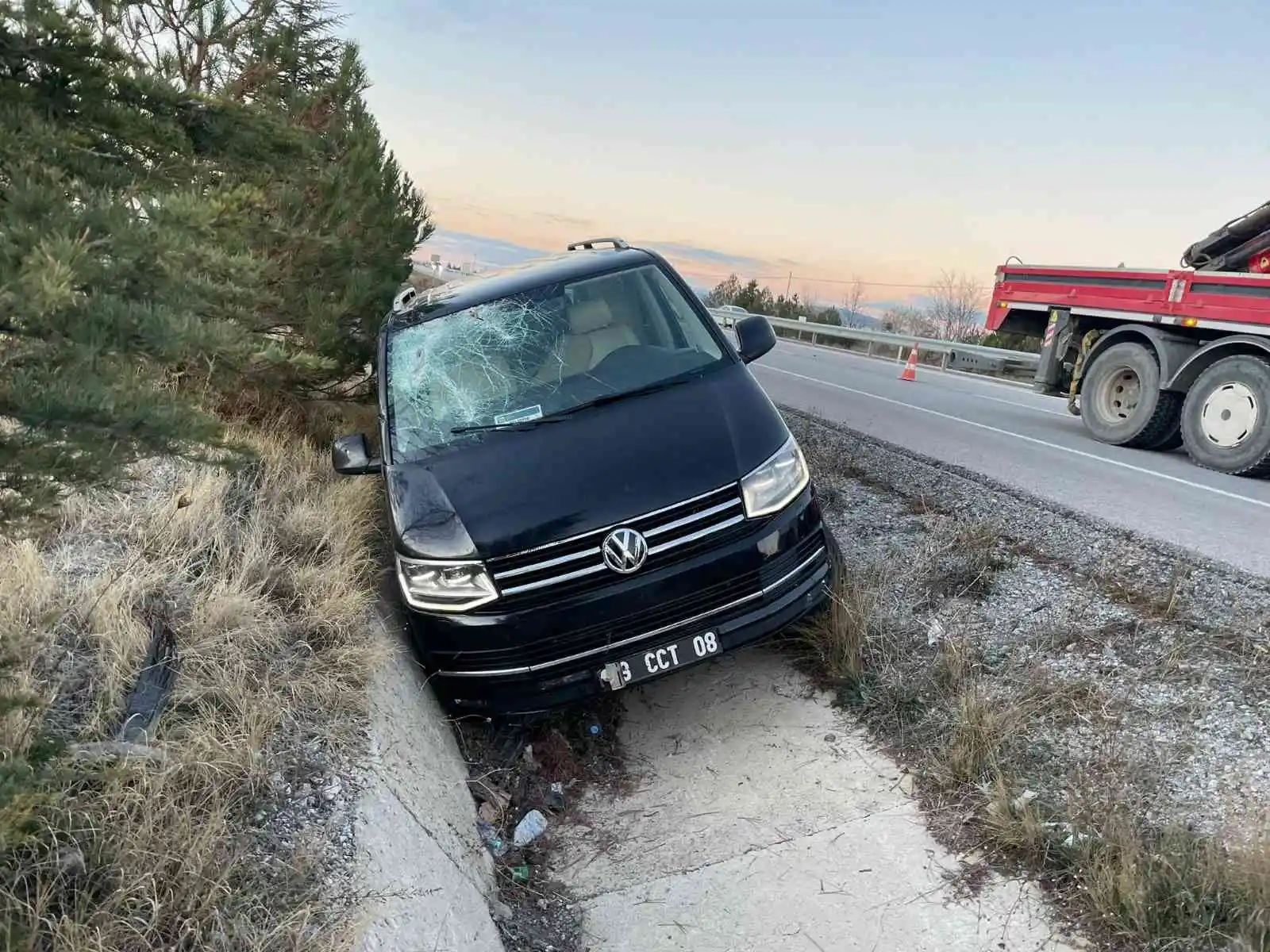 Nazilli Belediye Başkanı Özcan, Afyonkarahisar'da kaza yaptı