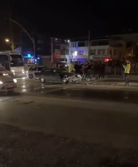 Önce kaza yaptılar, sonra D-100’ü boks ringine çevirdiler