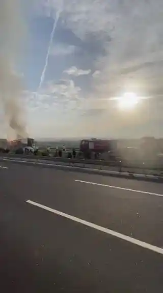 Otobanda hareketli saatler...Alev alev yandı