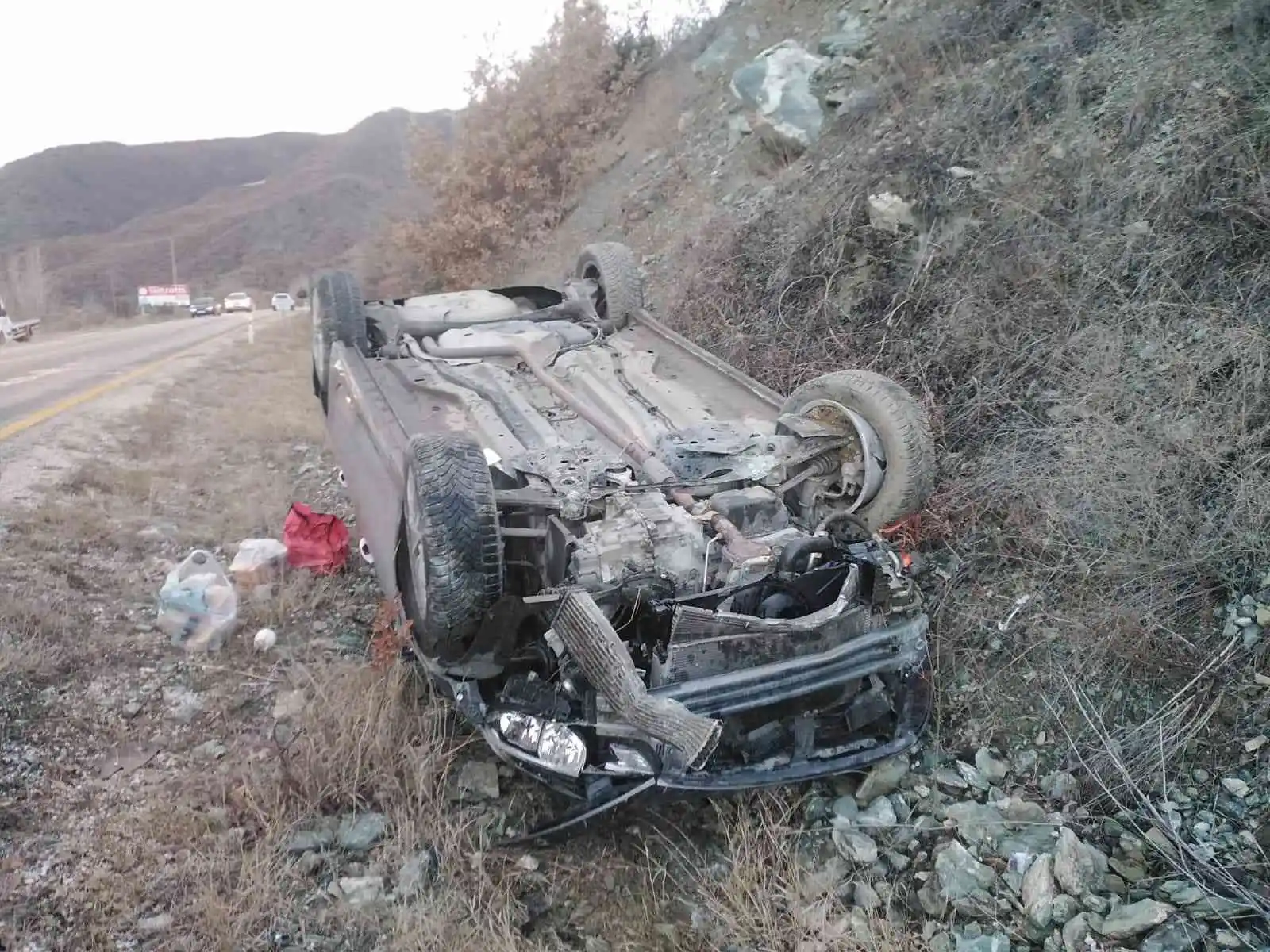 Otomobil takla attı, emniyet kemeri sayesinde yara almadan kurtuldu