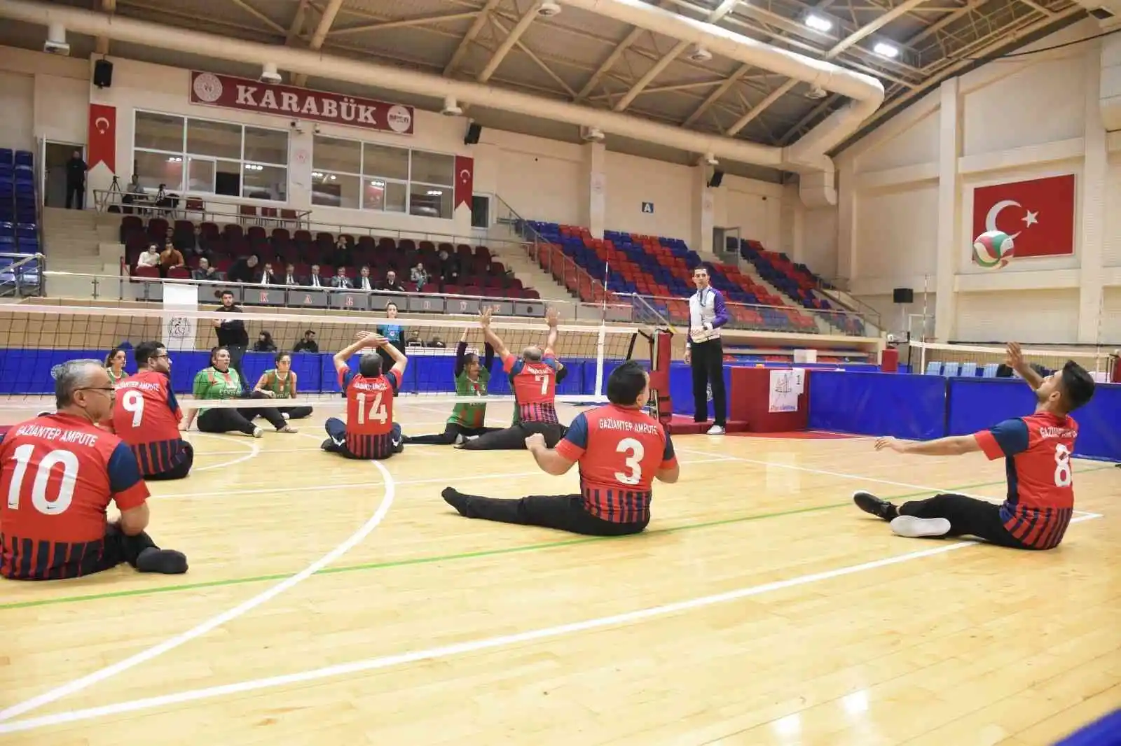 Oturarak Voleybol 1.Lig 1.Etap müsabakaları Karabük'te başladı