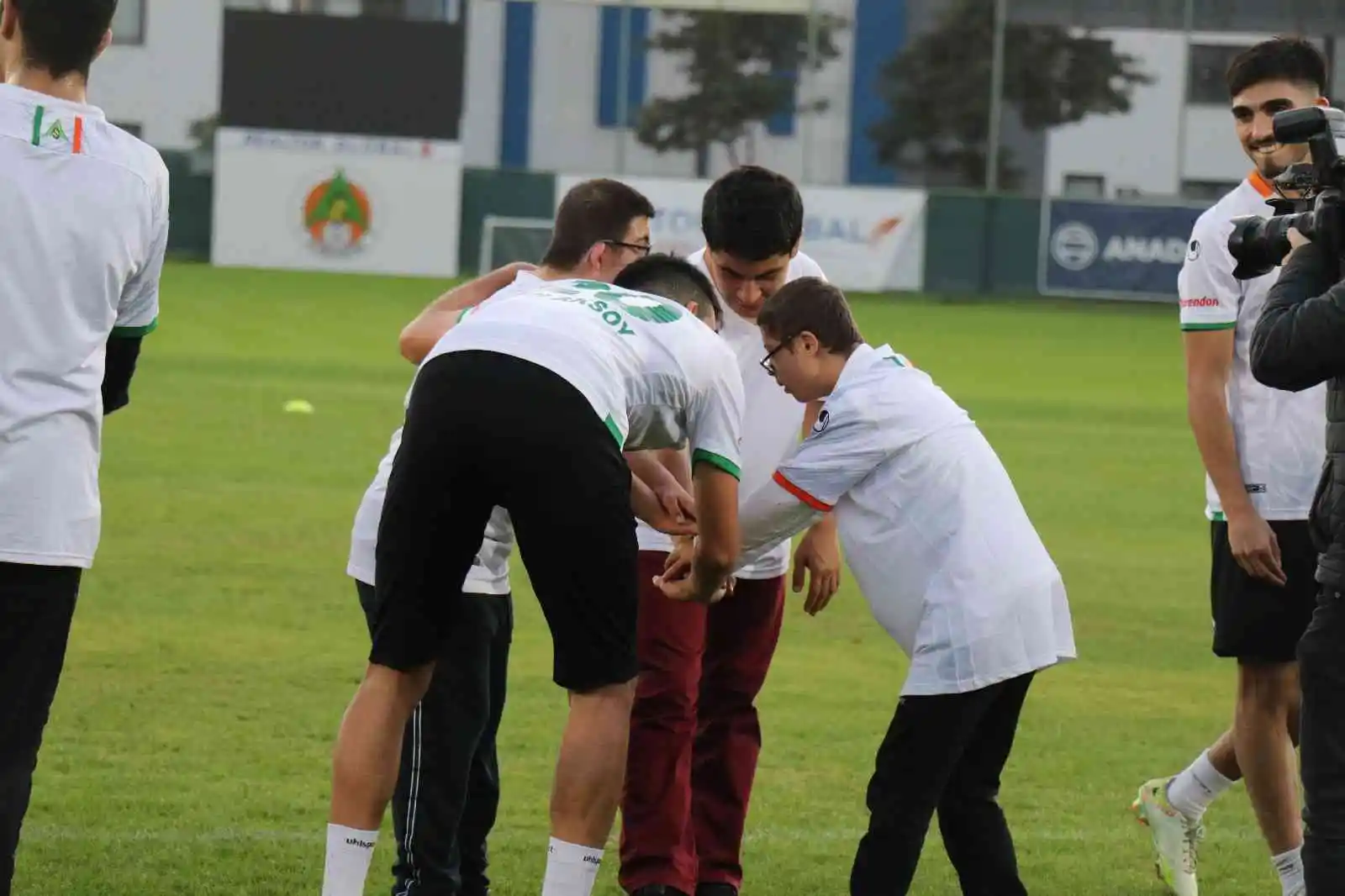 Özel öğrenciler Alanyaspor ile özel maçta buluştu
