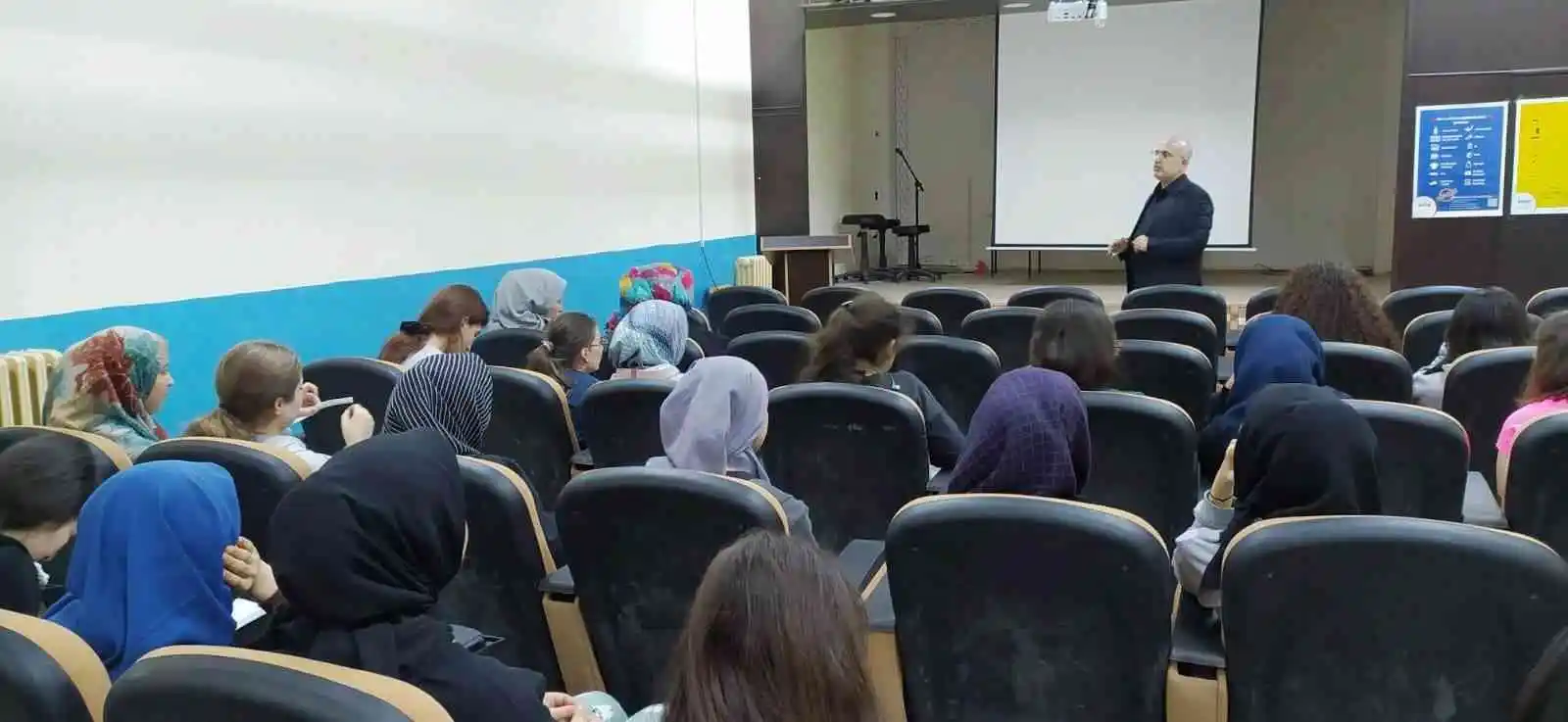 Pansiyonda kalan öğrencilere değerler eğitimi