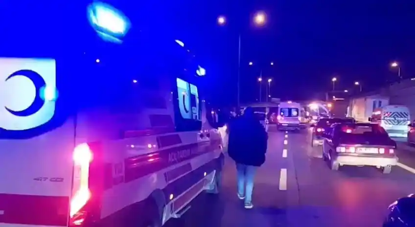 Pendik'te zincirleme trafik kazası: 3 yaralı
