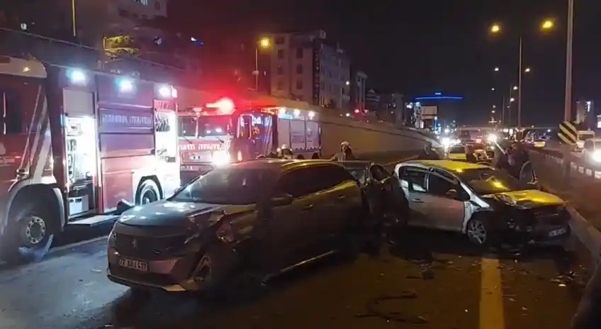 Pendik’te zincirleme trafik kazası: 3 yaralı
