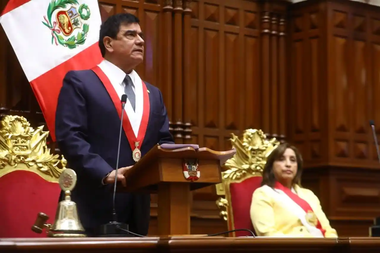 Peru'da Pedro Castillo'nun görevden alınması sonrası ülkenin yeni başkanı Dina Boluarte yemin ederek göreve başladı