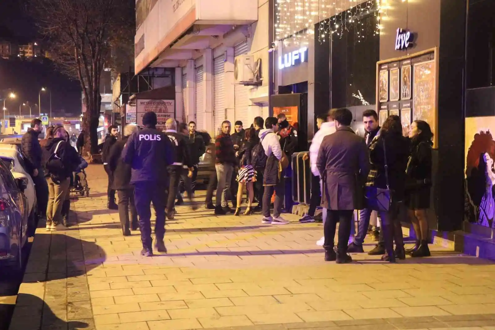 Polisten yılbaşı öncesi eğlence mekanlarına denetim: 100 bin lira ceza kesildi