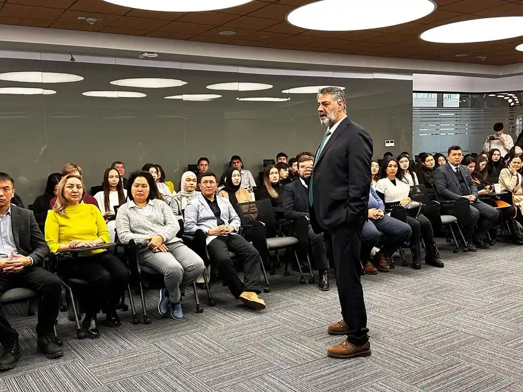 Rektör Polat'tan, Kazakistan üniversitelerine akademik iş birliği ziyareti