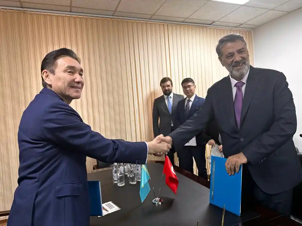 Rektör Polat’tan, Kazakistan üniversitelerine akademik iş birliği ziyareti