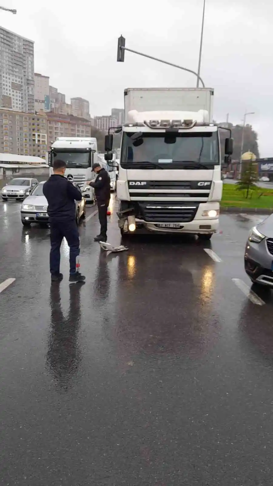 Sağanak yağış kazayı beraberinde getirdi
