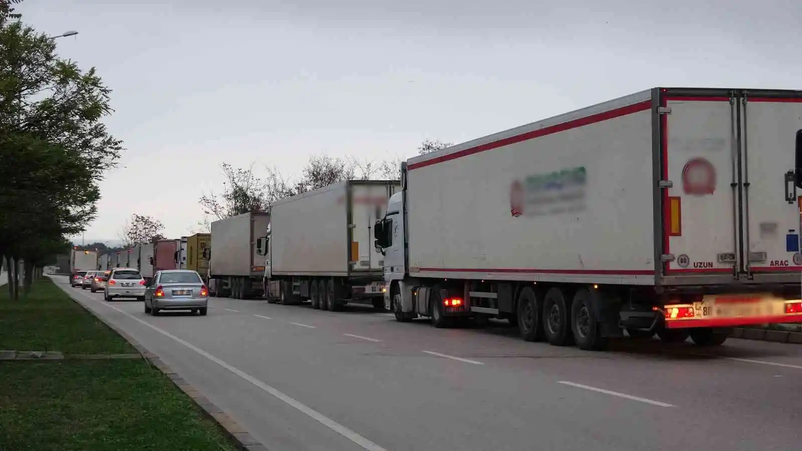 Samsun’da 15 kilometrelik tır kuyruğu