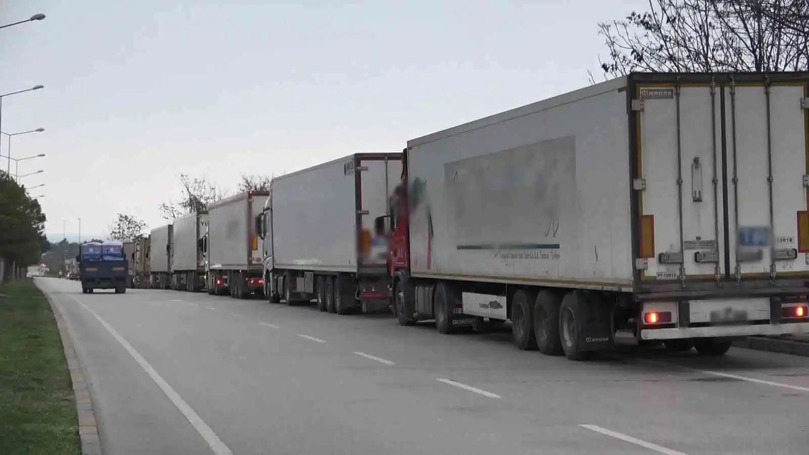 Samsun’da 15 kilometrelik tır kuyruğu