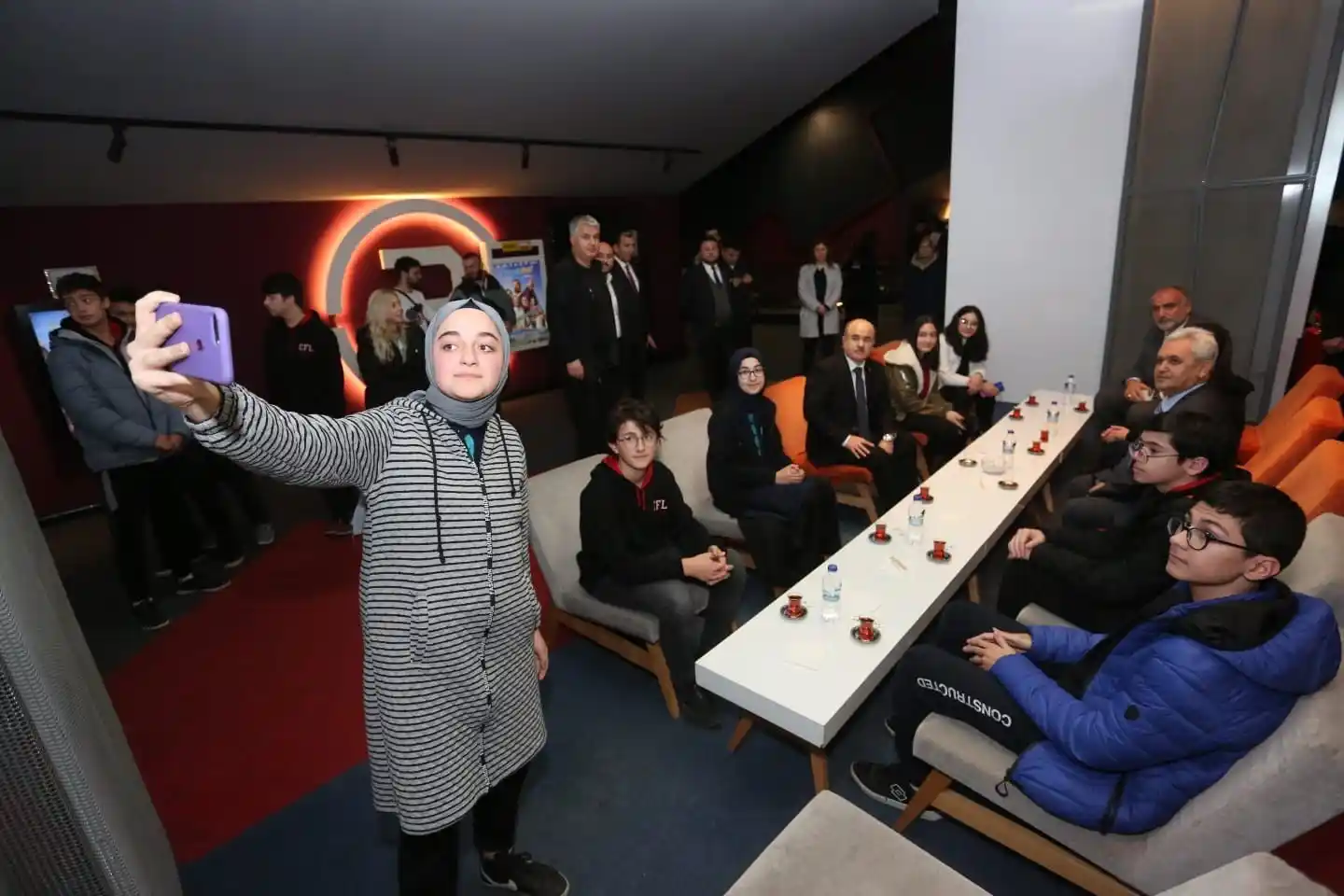 Samsun protokolü öğrencilerle ’Buğday Tanesi’ filmini izledi