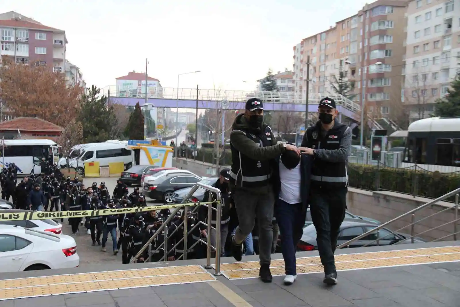 Silindir Operasyonu’nda yakalanan 30 şüpheliden 18’i adliyeye sevk edildi