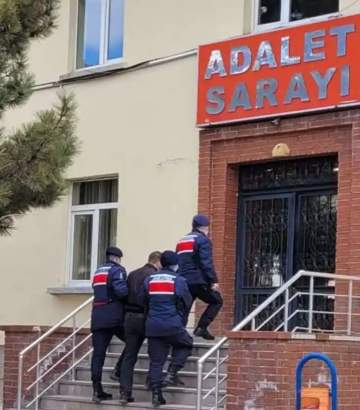 Sivas'ta aranması olan şüpheli Eskişehir'de yakalandı
