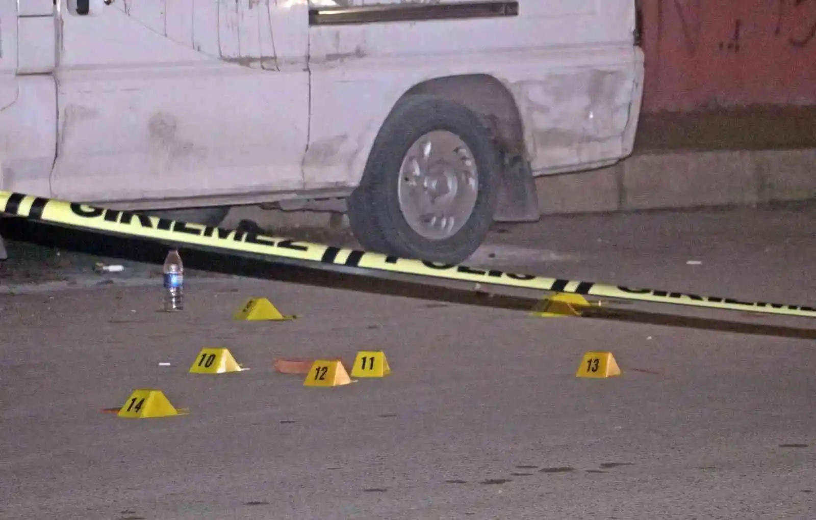 Sokak ortasında otomobiliyle yolunu kesip kurşun yağdırdı: 1 ölü