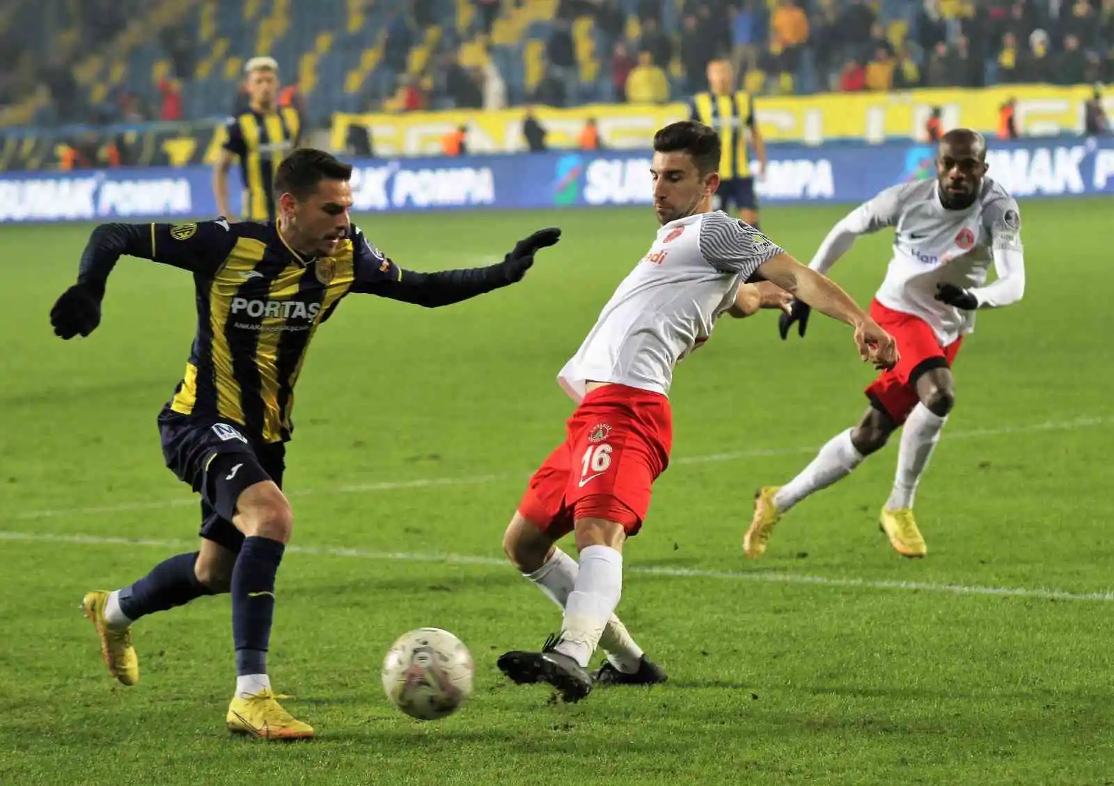Spor Toto Süper Lig: Ankaragücü: 1 - Ümraniyespor : 2 (Maç sonucu)
