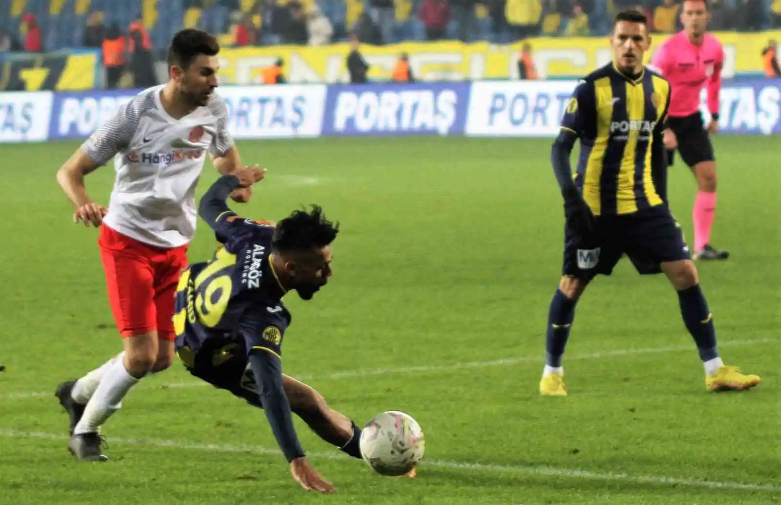 Spor Toto Süper Lig: Ankaragücü: 1 - Ümraniyespor : 2 (Maç sonucu)