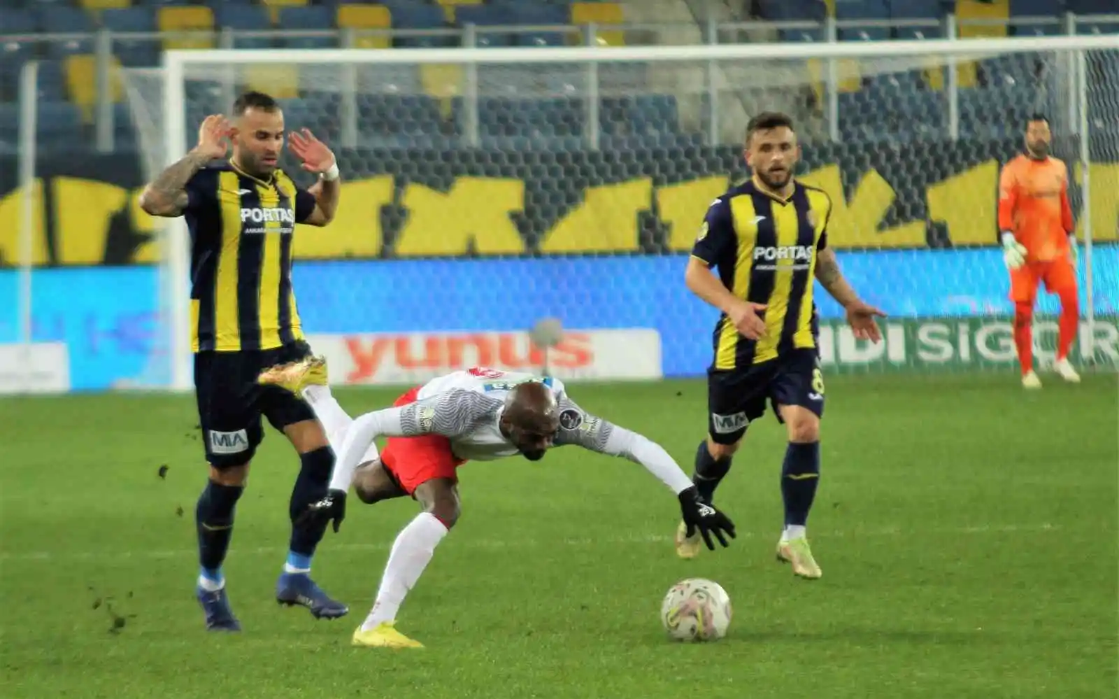 Spor Toto Süper Lig: Ankaragücü: 1 - Ümraniyespor : 2 (Maç sonucu)