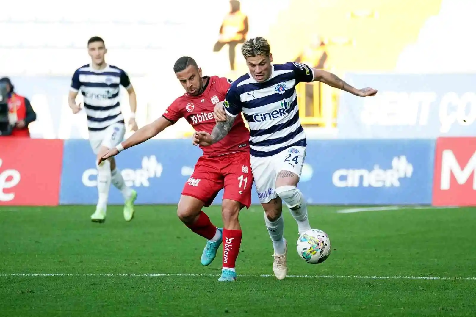 Spor Toto Süper Lig: Kasımpaşa: 1 - Sivasspor: 1 (İlk yarı)
