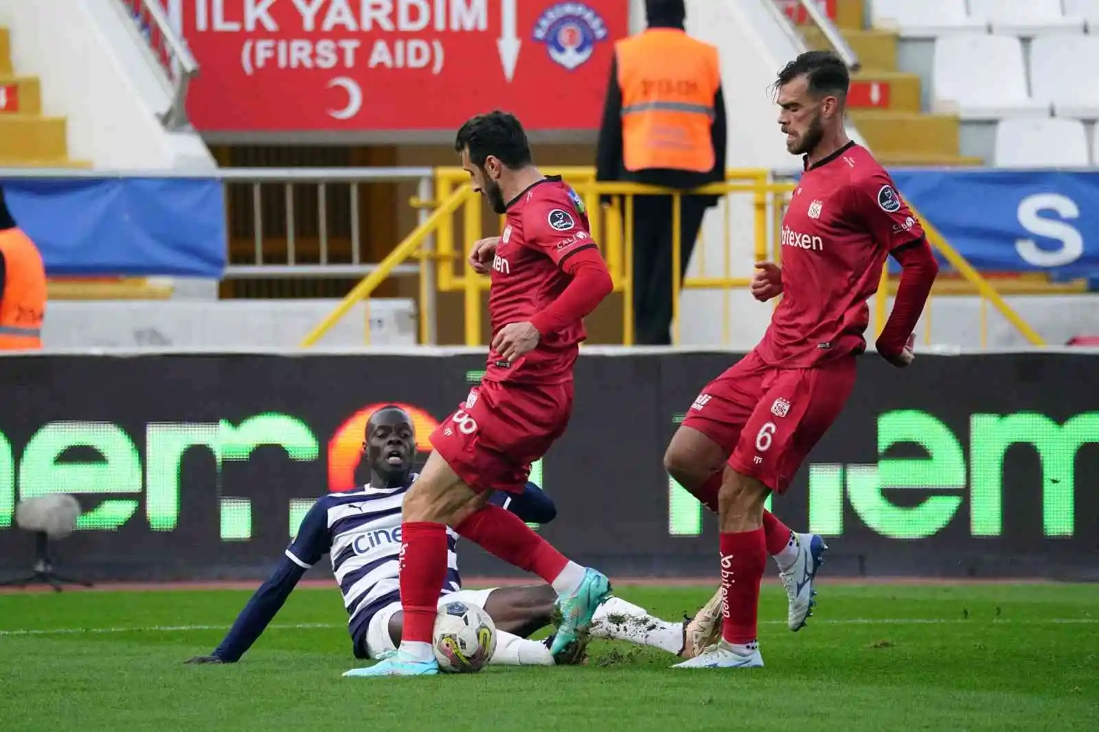 Spor Toto Süper Lig: Kasımpaşa: 1 - Sivasspor: 1 (İlk yarı)
