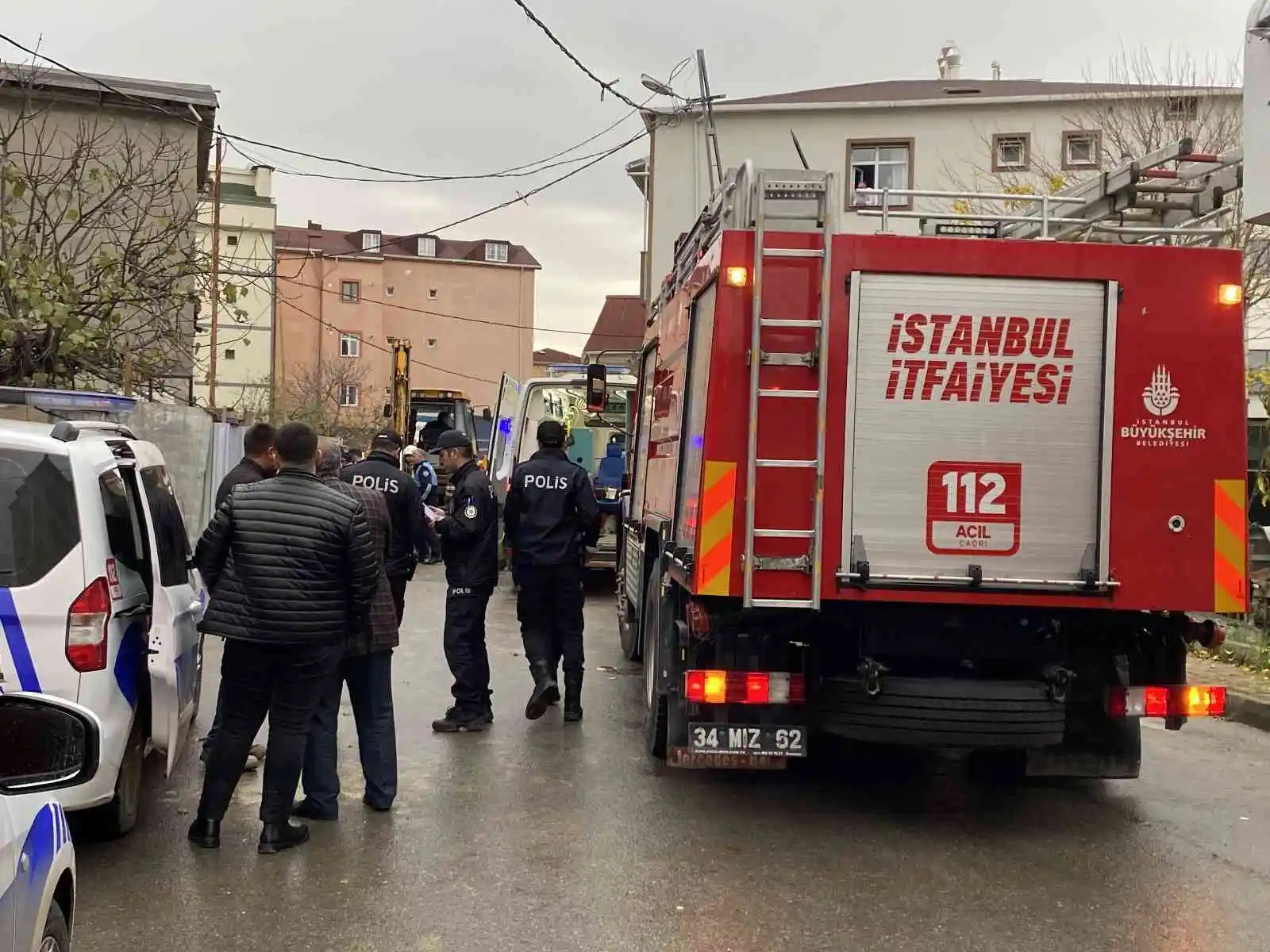 Sultanbeyli’de göçük altında kalan işçinin cansız bedeni çıkarıldı
