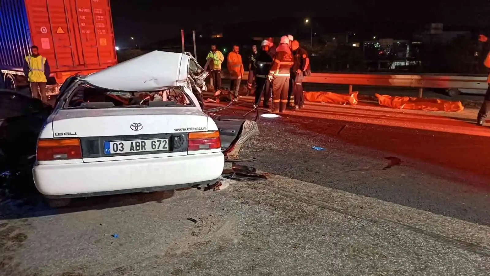 TAG otoyolunda feci trafik kazası: 2 ölü, 5 yaralı
