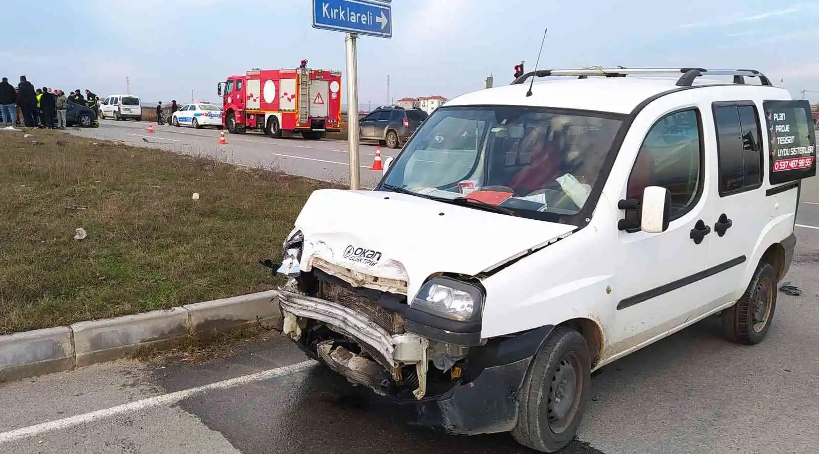 Takla atan araçtan burunları bile kanamadan çıktılar
