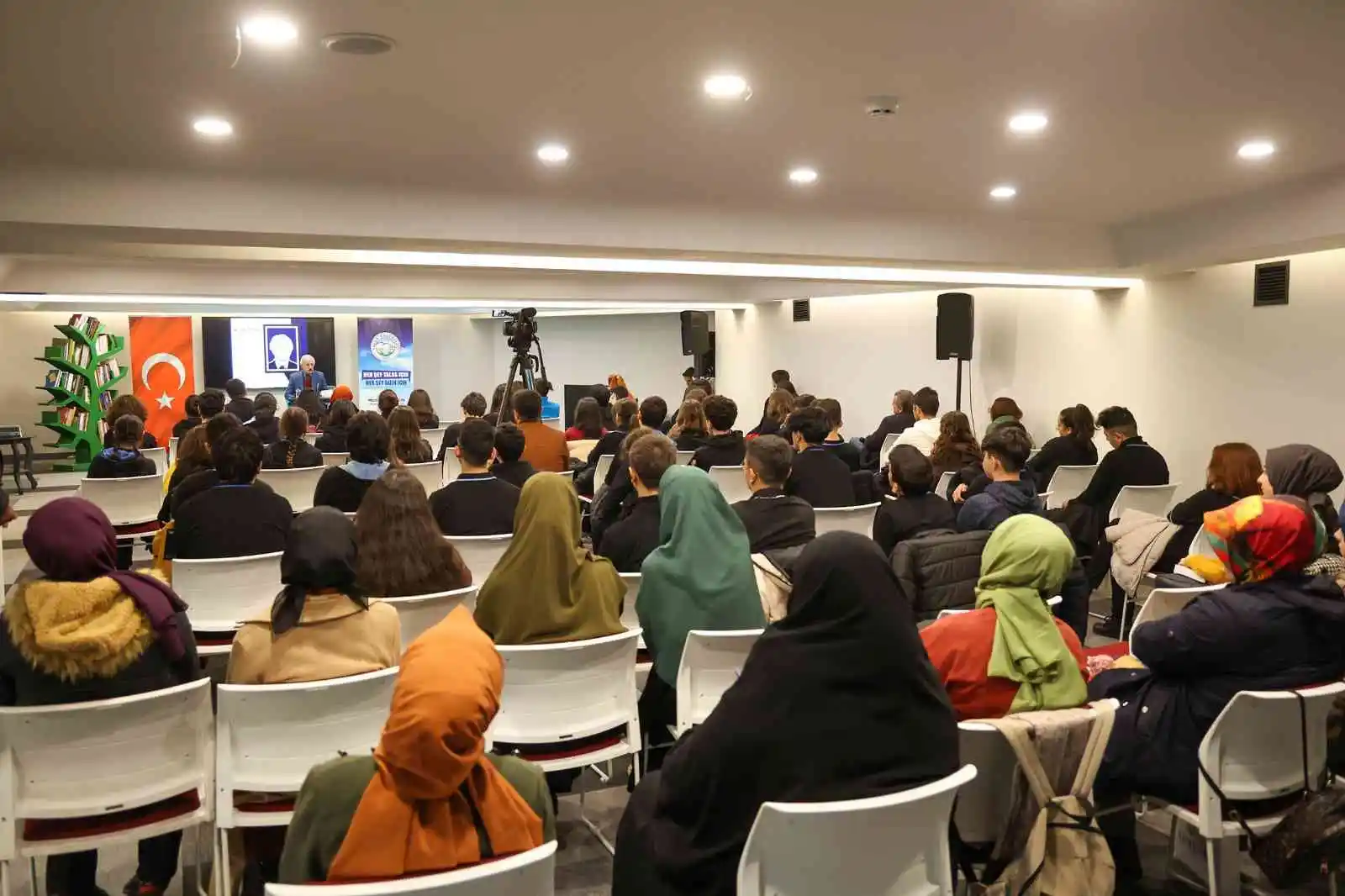 Talas; Dursun Gürlek ile 'Ayaklı Kütüphaneler'i Konuştu