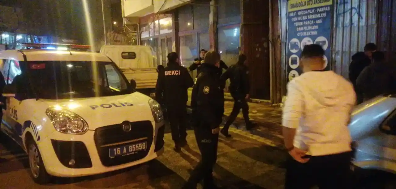 Tartıştığı kişiyi başında şişe kırarak yaraladı