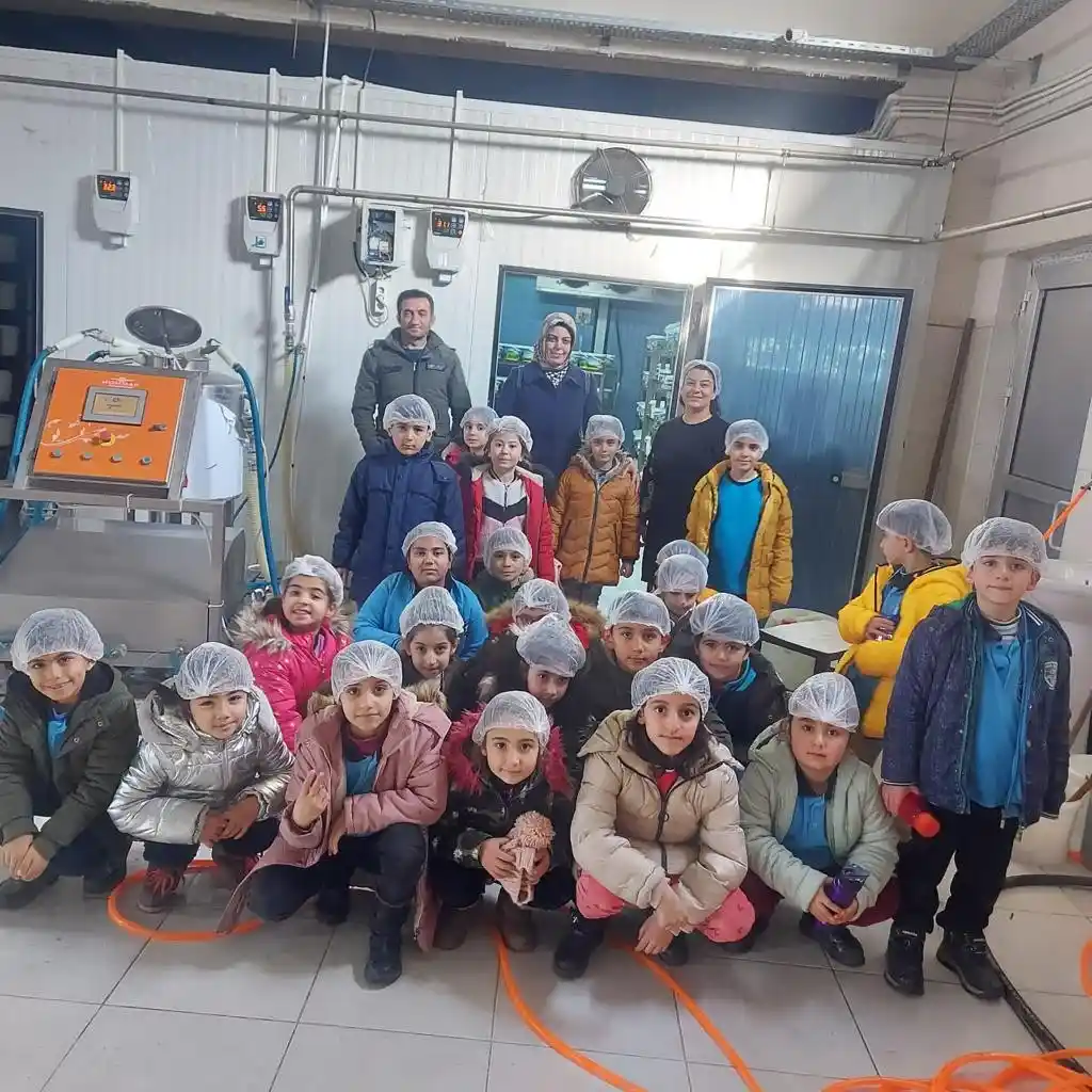 Tatvan'da minikler yerli üretim fabrikalarını gezdi
