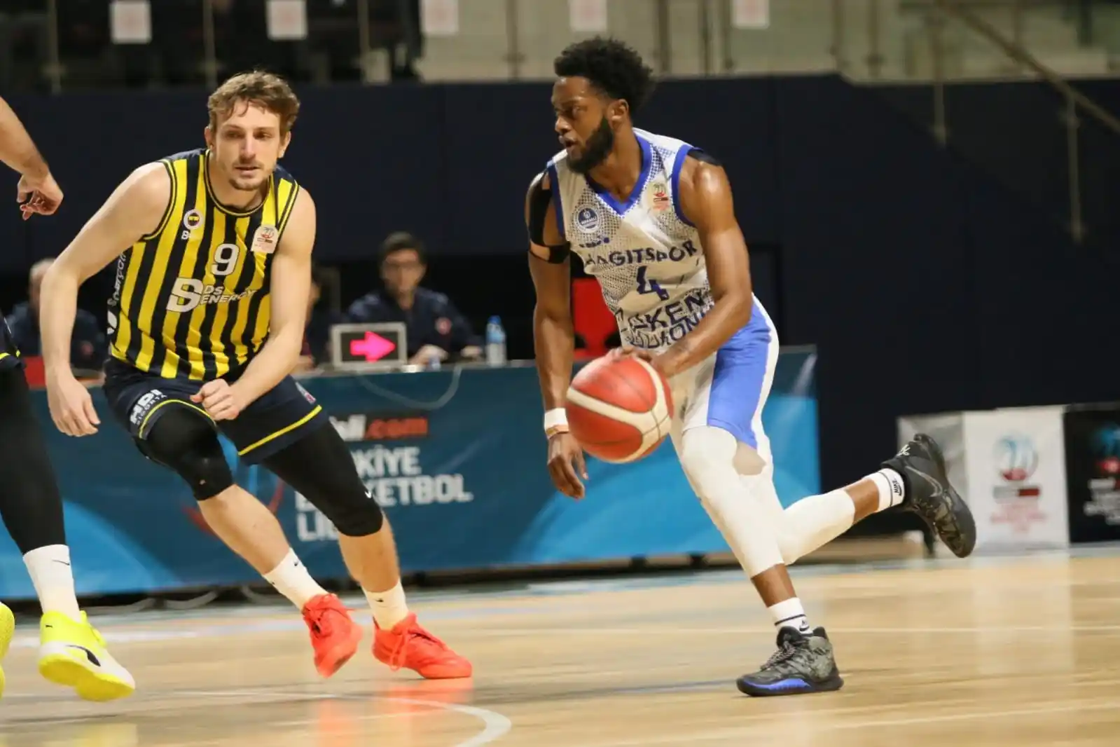 TBL: Kocaeli Büyükşehir Belediyesi Kağıtspor: 73 - Fenerbahçe Koleji: 64
