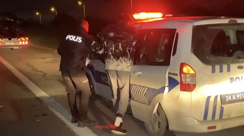 TEM Otoyolu'nda alkollü ve ehliyetsiz sürücü zincirleme kazaya sebep oldu