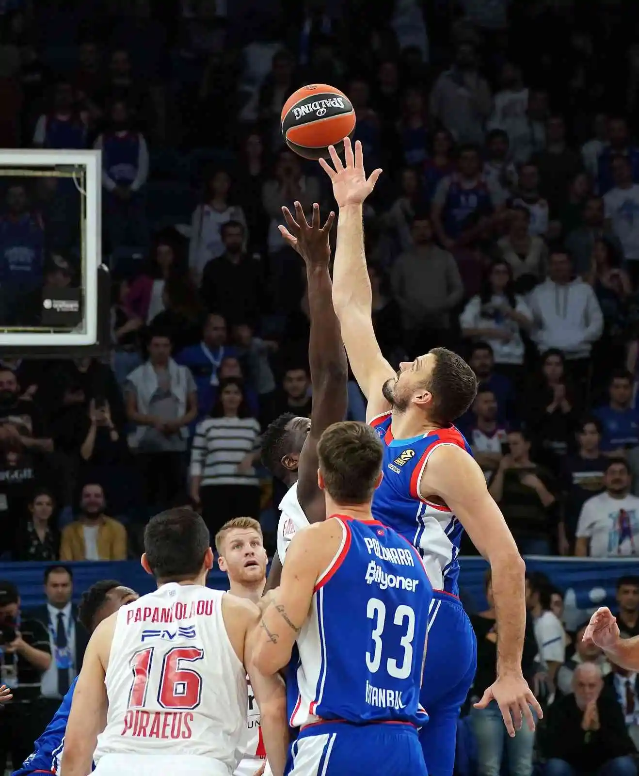 THY Euroleague: A. Efes: 82 - Olympiakos: 71