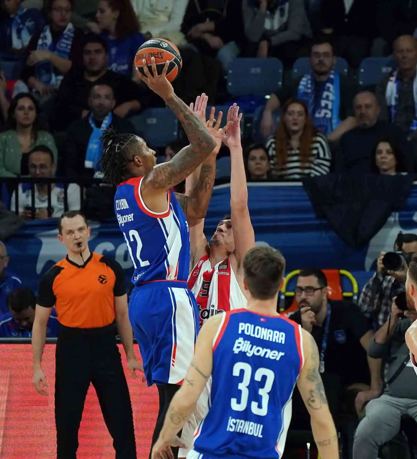 THY Euroleague: A. Efes: 82 - Olympiakos: 71