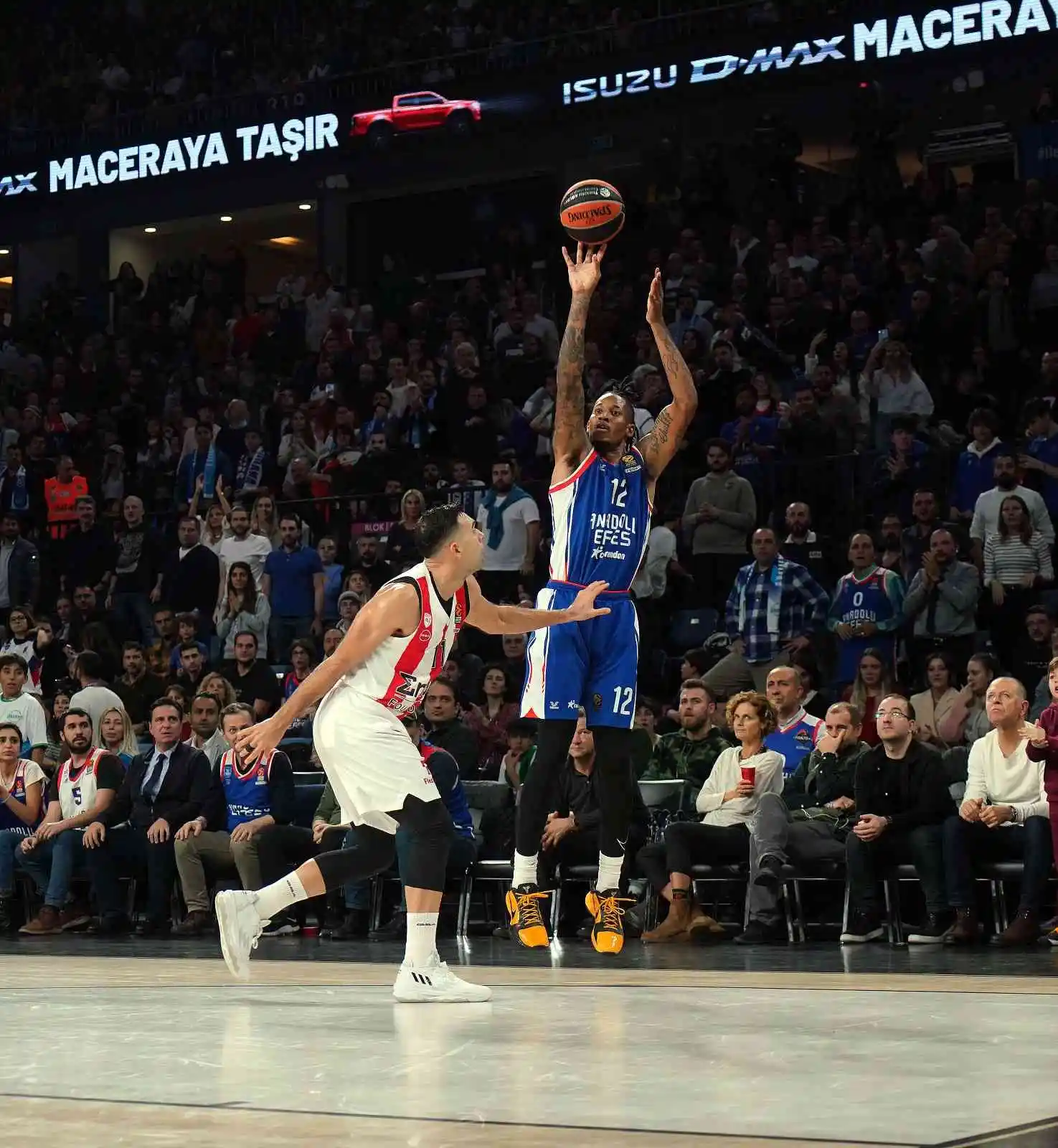 THY Euroleague: A. Efes: 82 - Olympiakos: 71