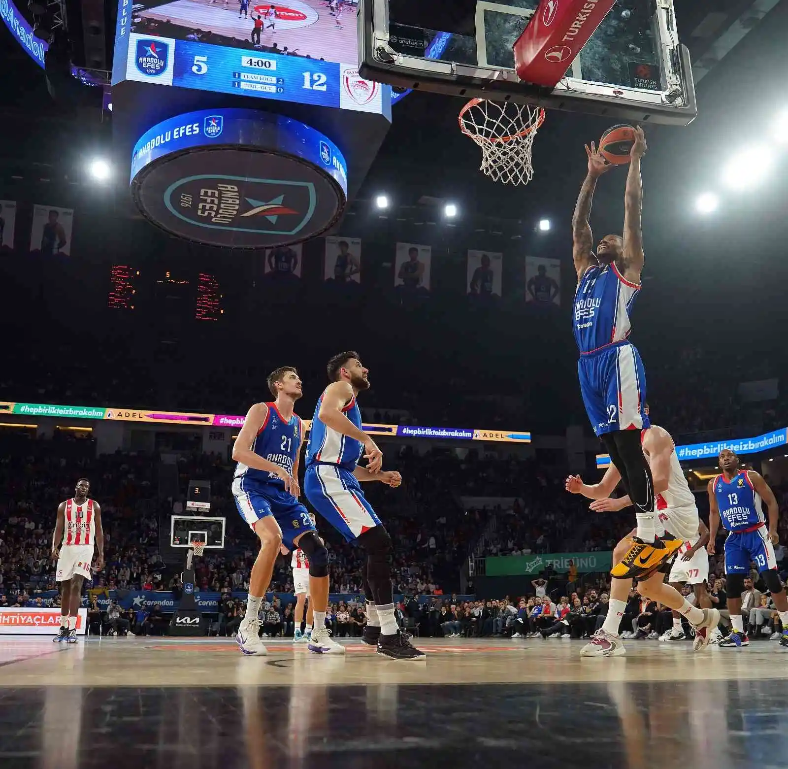 THY Euroleague: A. Efes: 82 - Olympiakos: 71