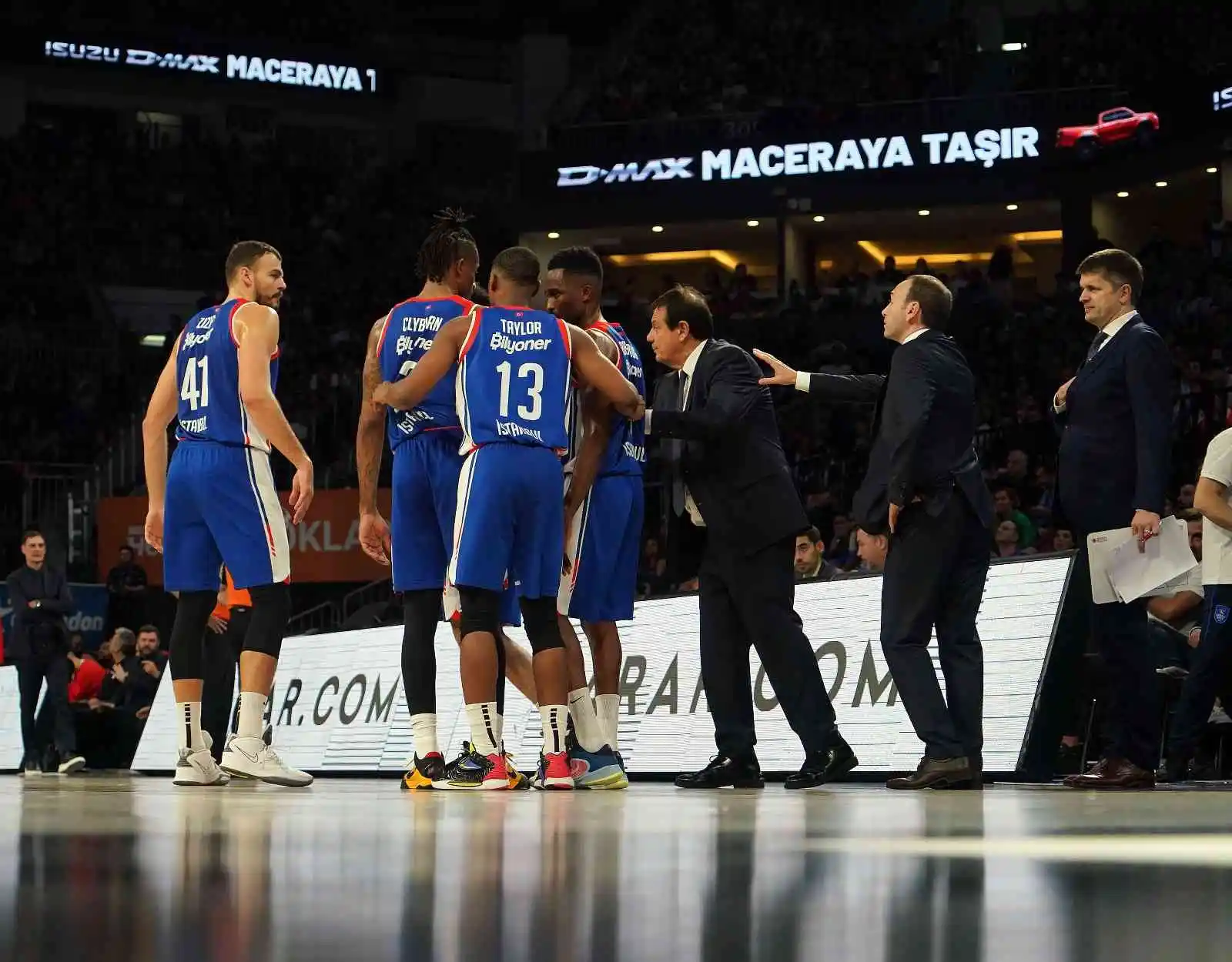 THY Euroleague: A. Efes: 82 - Olympiakos: 71