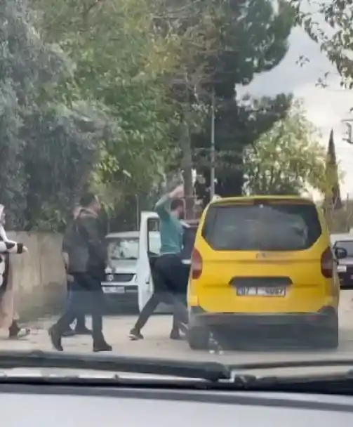 Ticari taksi şoförü tartıştığı şahıs tarafından yumruklandı

