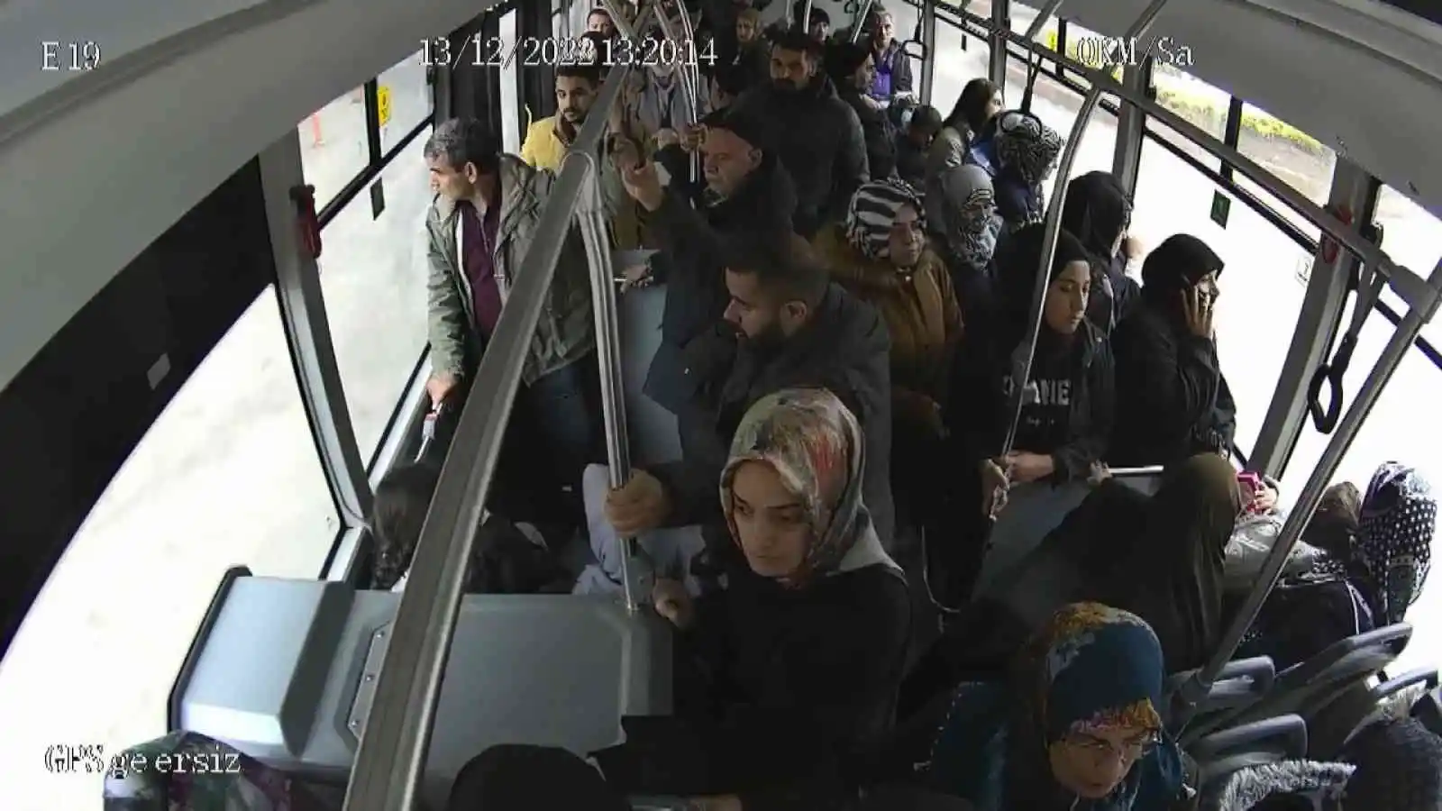 Trafik kazasını görüp rahatsızlanan yolcuyu hastaneye yetiştiren şoför o anları anlattı
