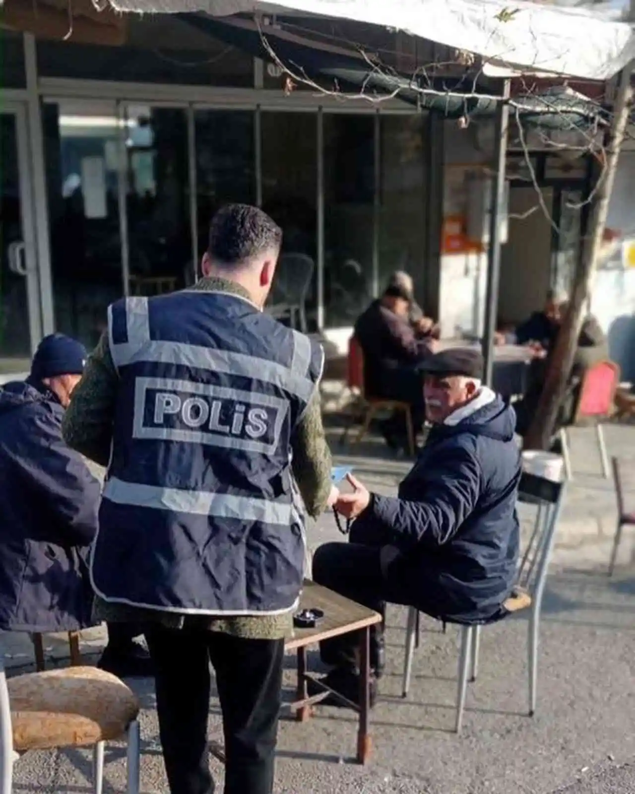 Tunceli’de polis ekipleri vatandaş ve öğrencileri bilgilendirdi
