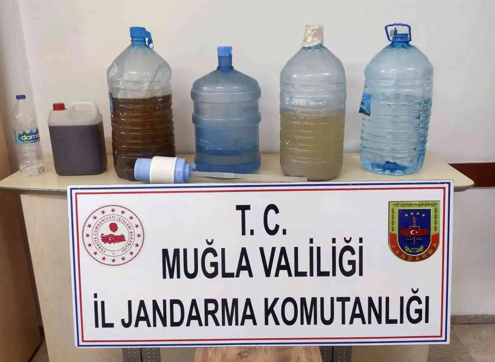 Ula'da sahte içki operasyonu