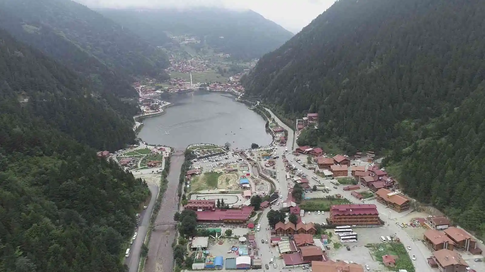 Uzungöl’ü mısır tarlasından bir turizm merkezine dönüştüren turizmci Dursun Ali İnan’a vefa
