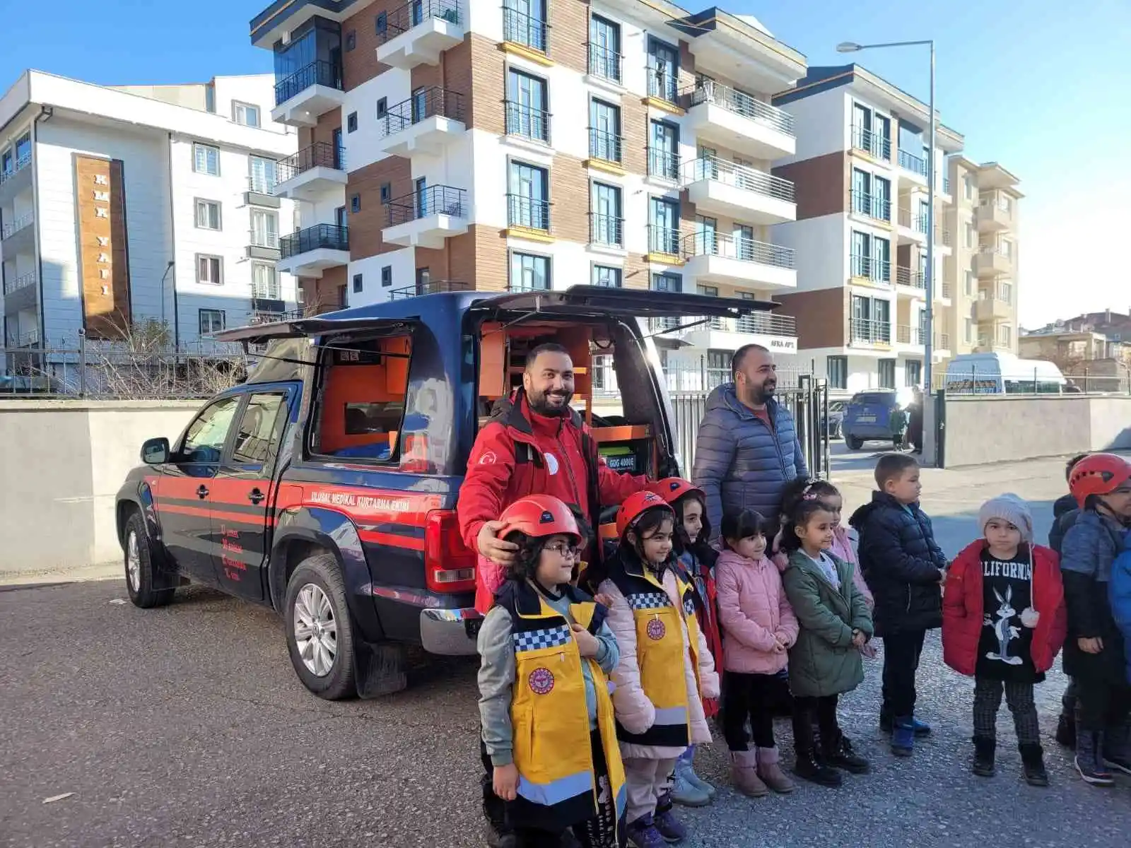 Vanlı çocuklara “Yaşama Yol Ver” projesi anlatıldı
