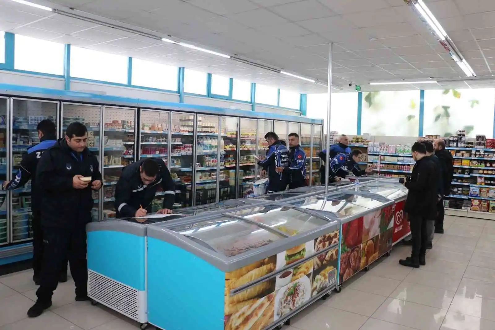 Yalova Belediyesi'nden zincir marketlere sıkı denetim
