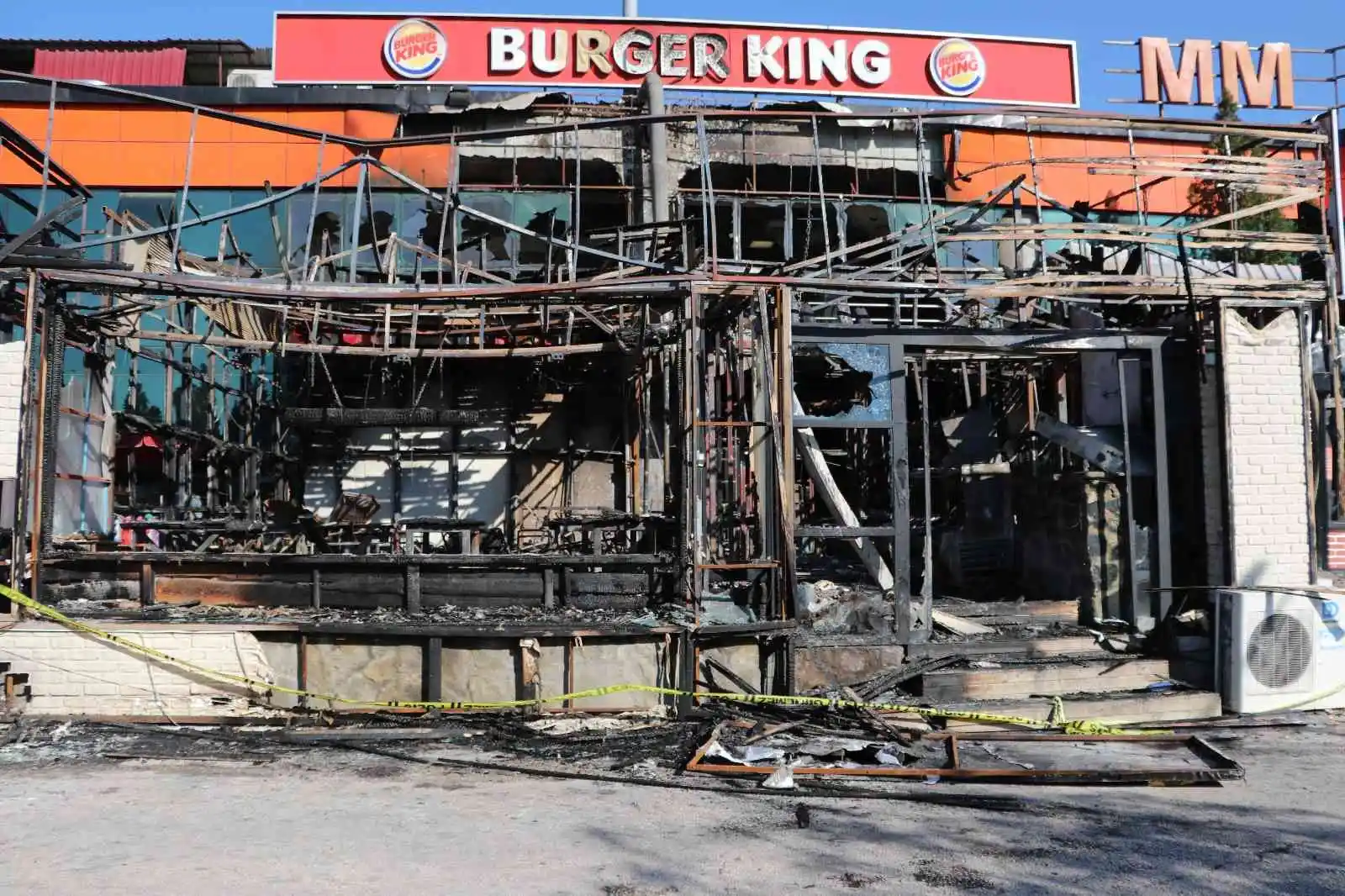 Yangında malından, kavgada canından oldu