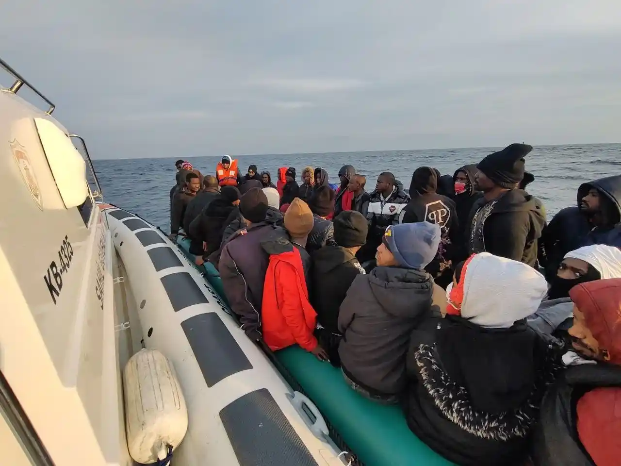 Yunanistan’ın ölüme ittiği 133 göçmen kurtarıldı
