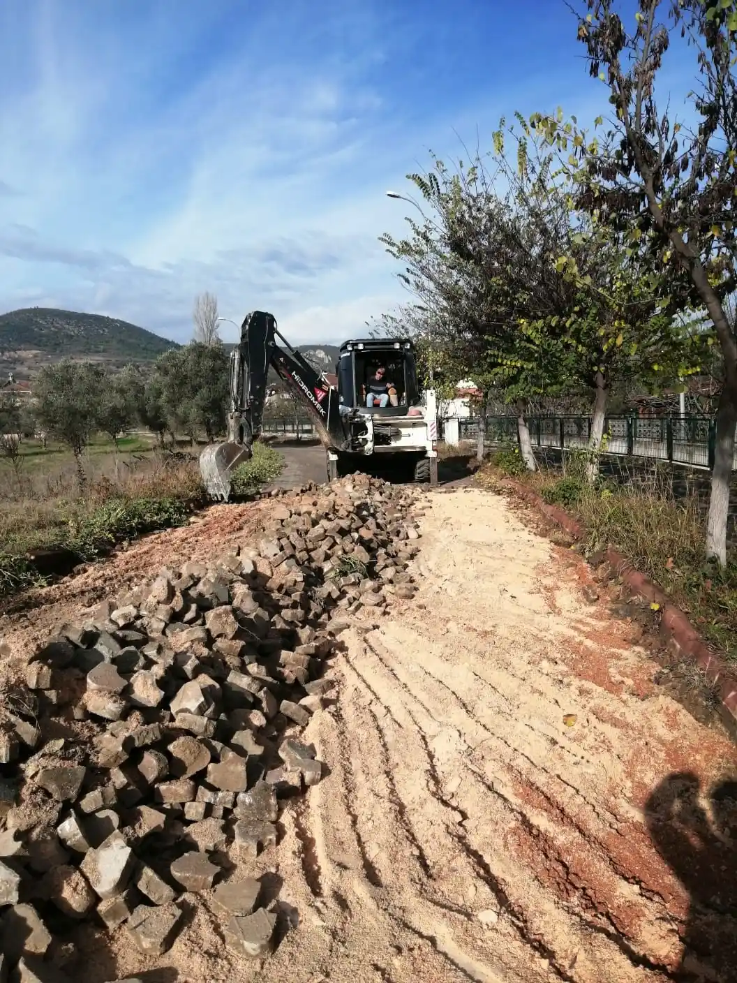 Yürüyüş yolu yenileniyor