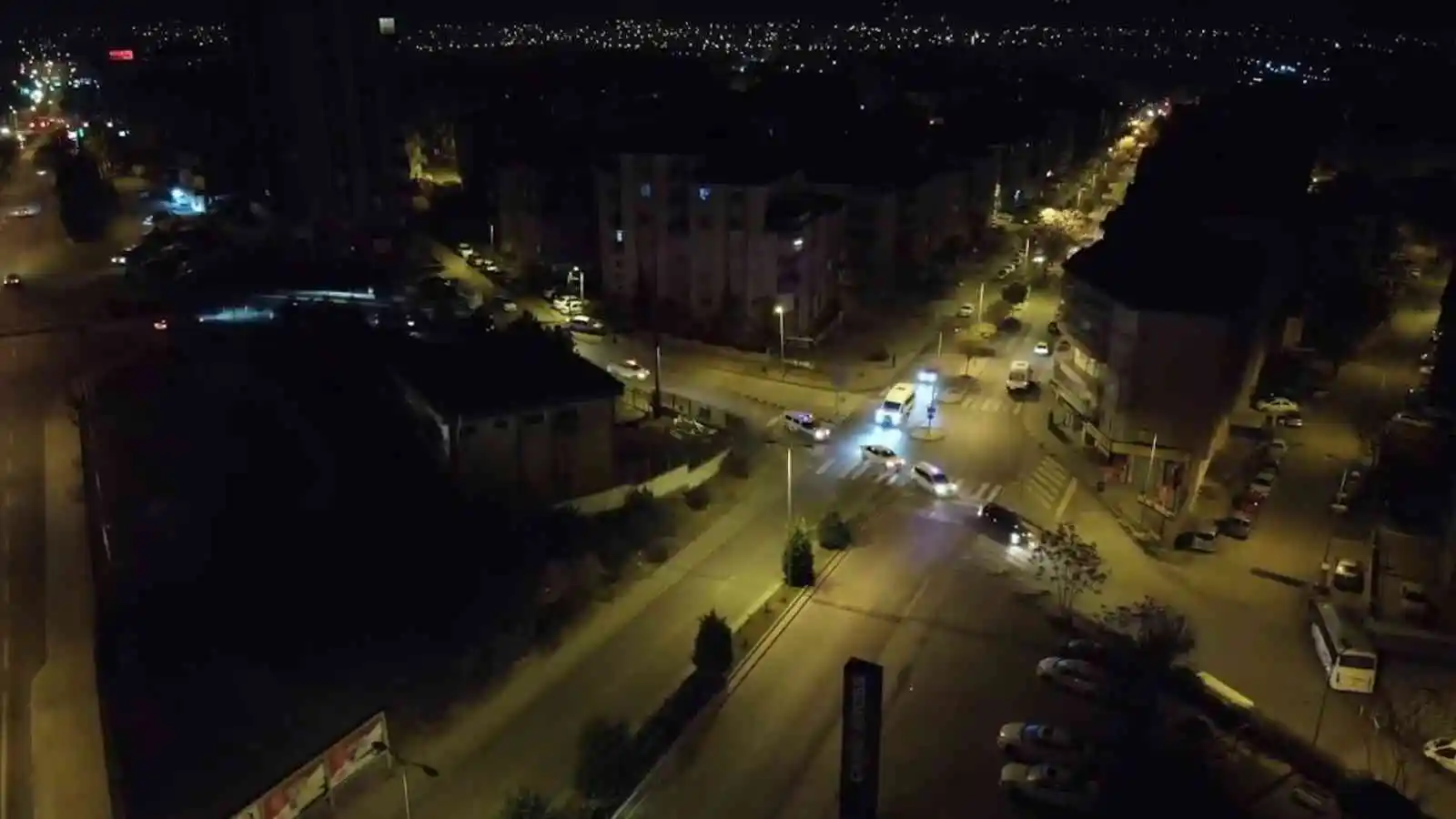 Zehir tacirlerine koçbaşıyla gece operasyonu: Tuvaletten uyuşturucu çıktı
